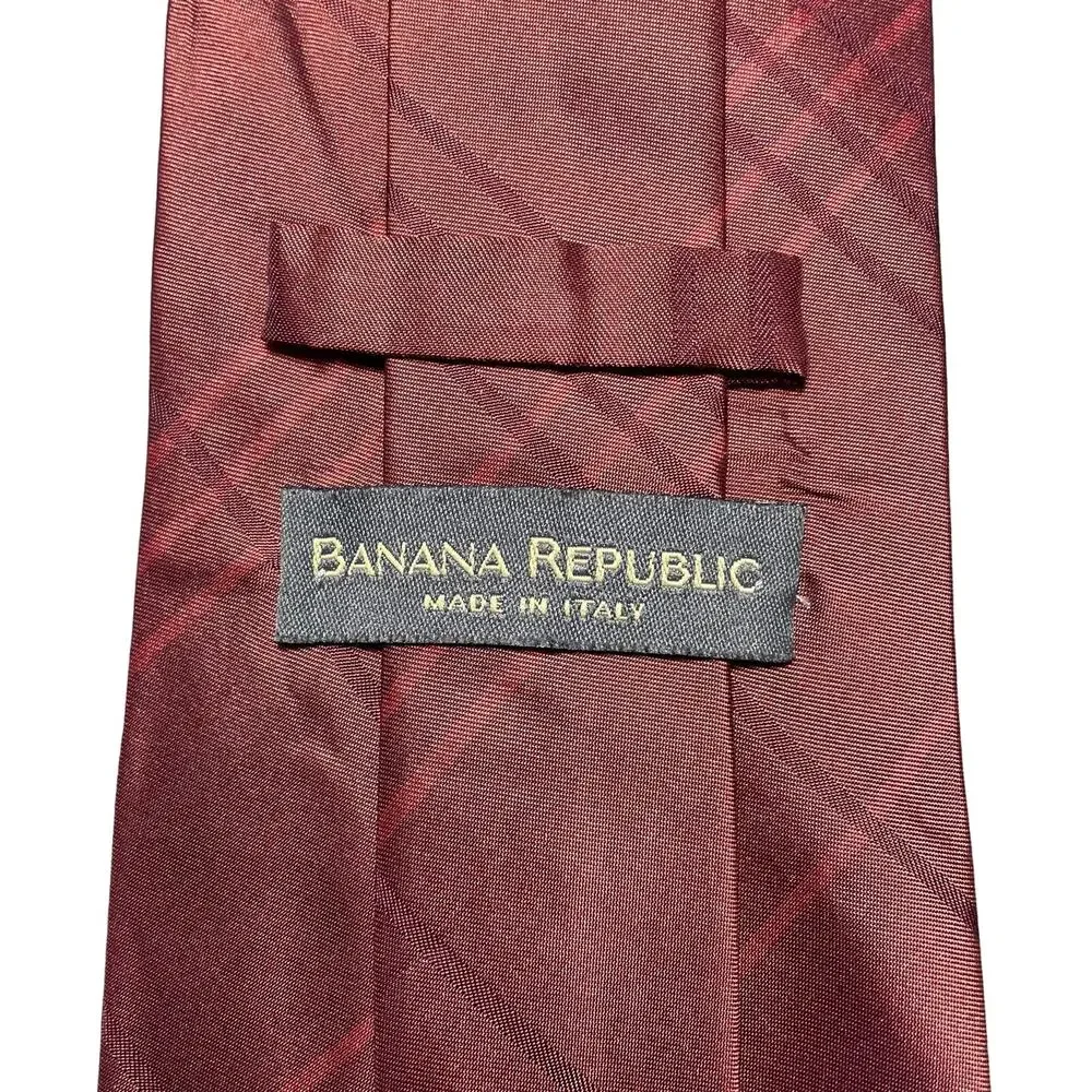 Banana Republic 100% Silk Necktie Tie Red Tonal Plaid Italy Career Formal